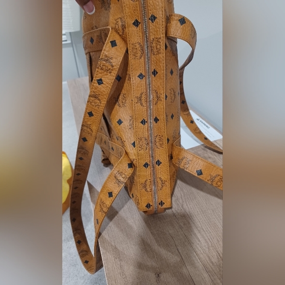 COPY - MCM shoulder bag with matching card holder - Picture 11 of 11